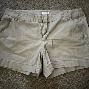 Ava & Viv women’s plus size khaki shorts 3” inseam